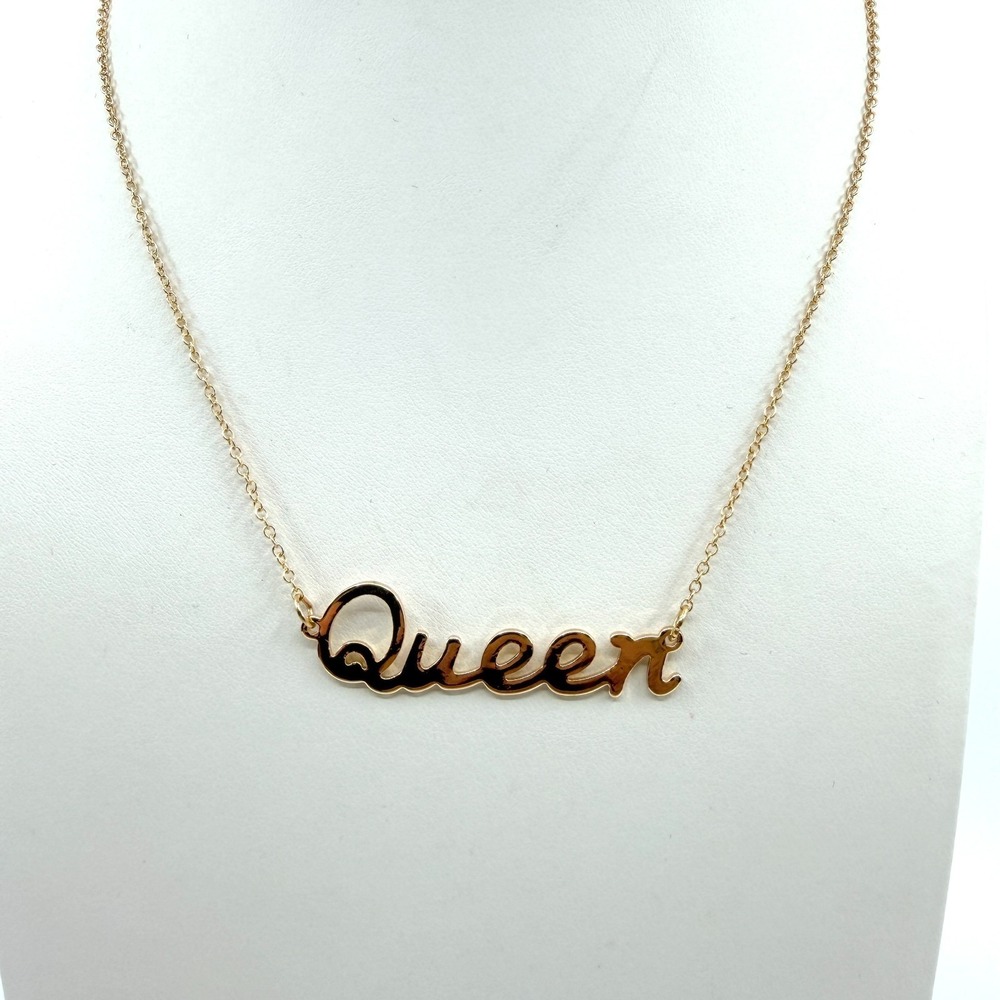 Vintage Gold Tone Queen Nameplate Necklace Dainty Y2K Pendant